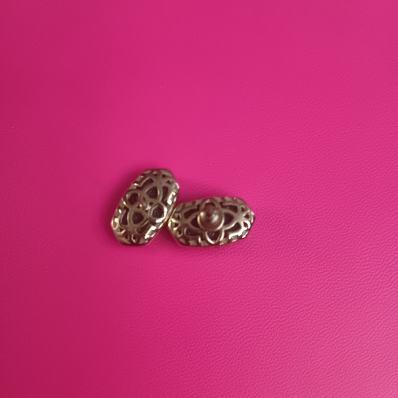Kendra Scott iridescent earrings - Picture 2 of 4
